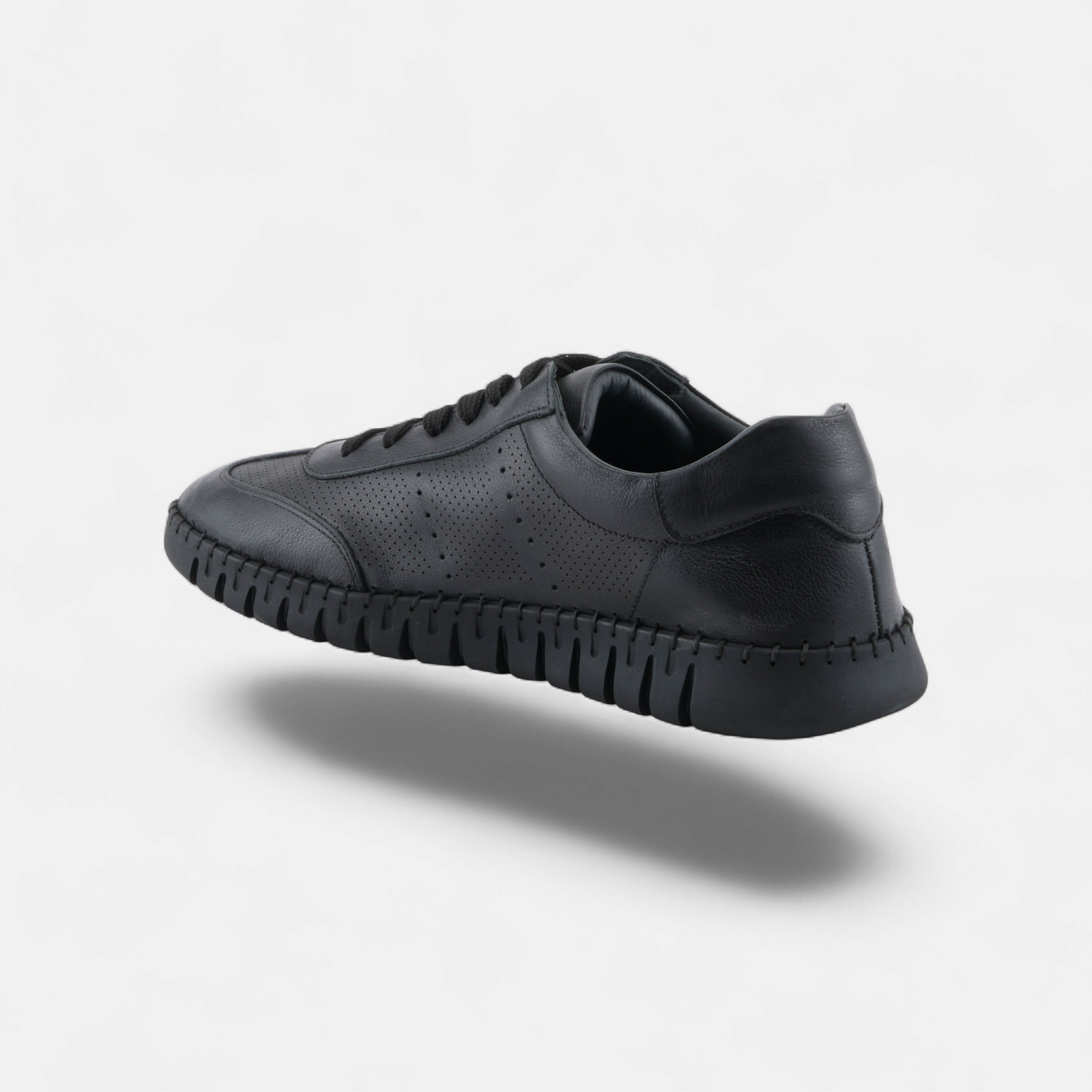Armado men's lace-up casual sneakers in Black